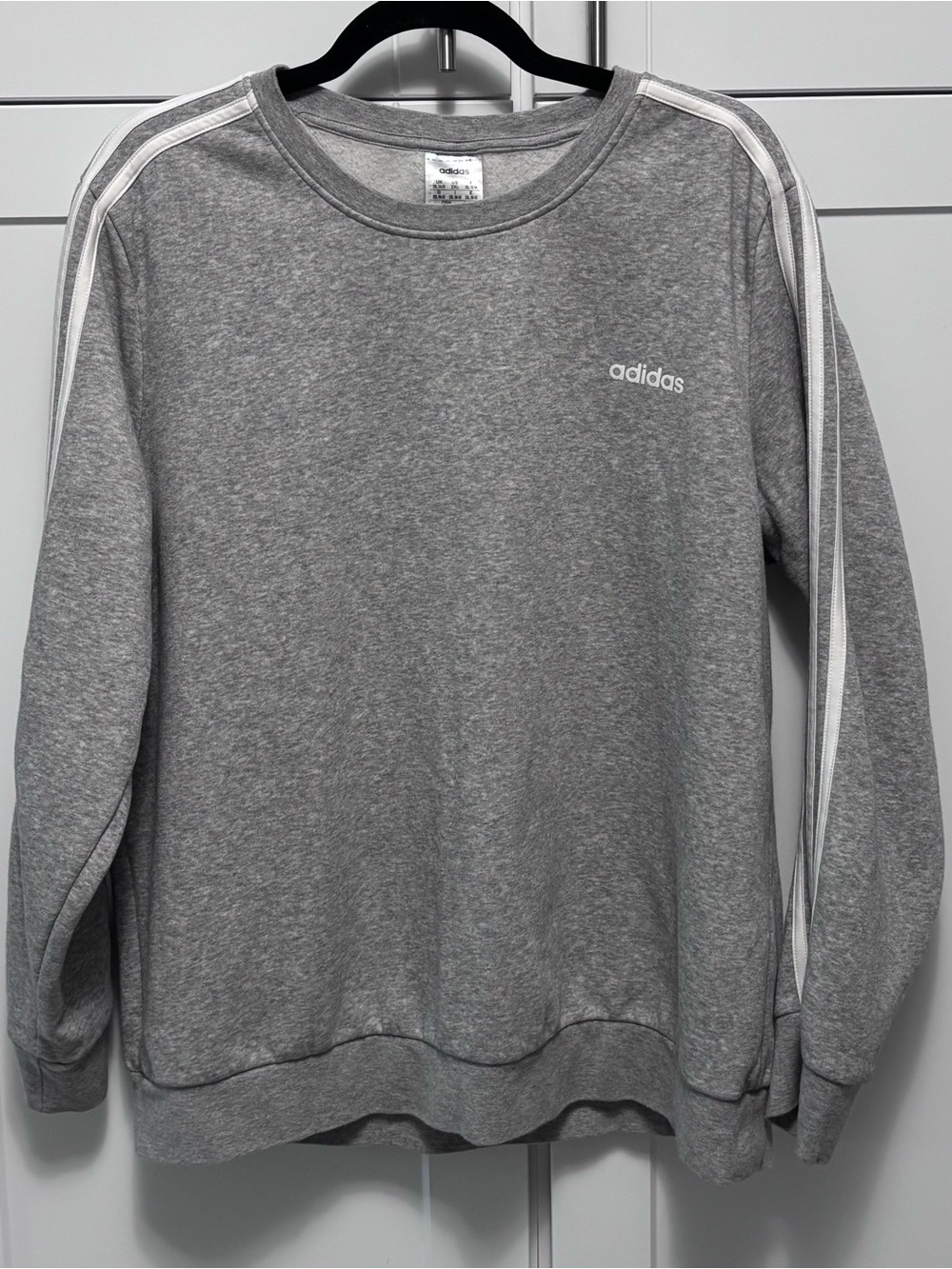 adidas Women’s 2XL Plus Size Grey Crewneck with White Shoulder Stripes NWOT